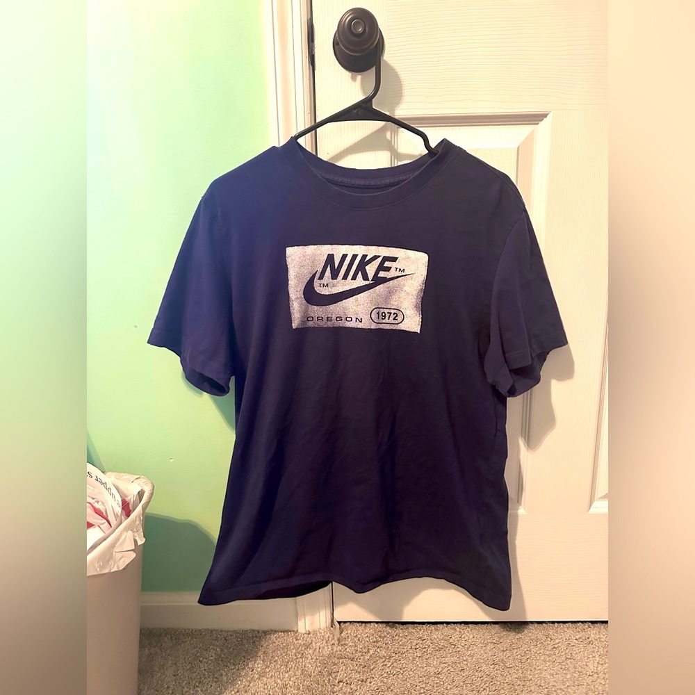 NAVY BLUE Nike Graphic Tee Logo Men's